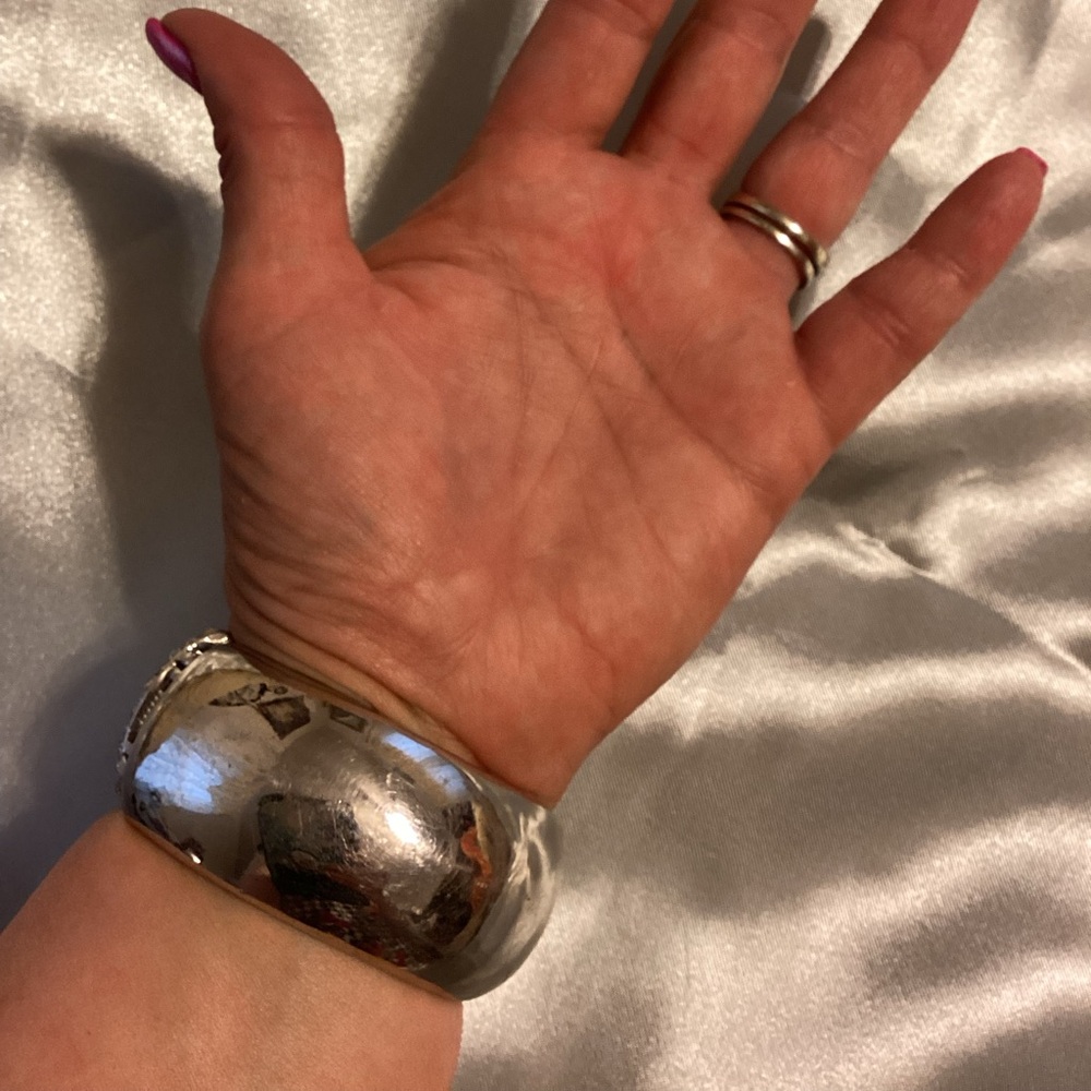 Vintage Rhinestone Cuff - Picture 4 of 10